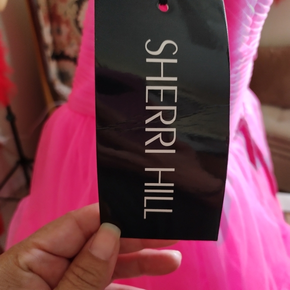 Formal Dress - Picture 3 of 4